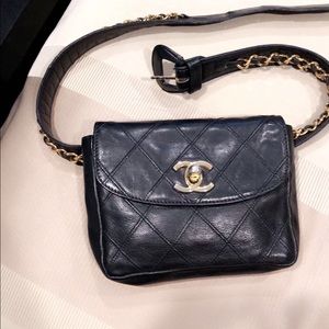Vintage Chanel quilted fanny pack